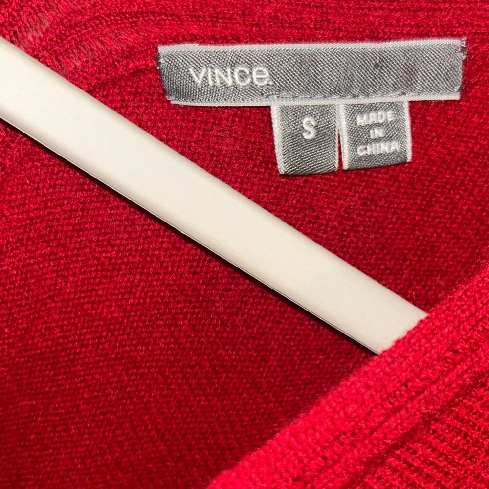 Vince. 100% Cashmere Double V-Neck Sweater Sz Small.  VGC - Picture 8 of 9